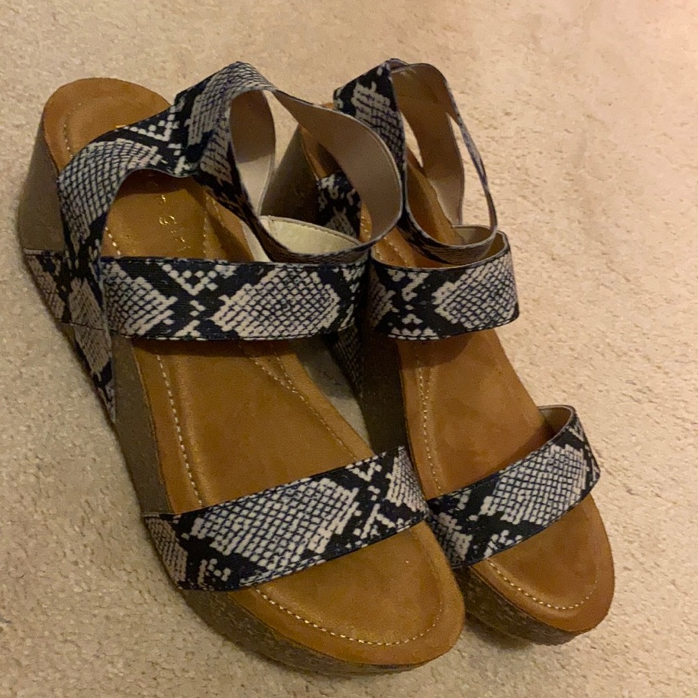 Madden Girl wedges